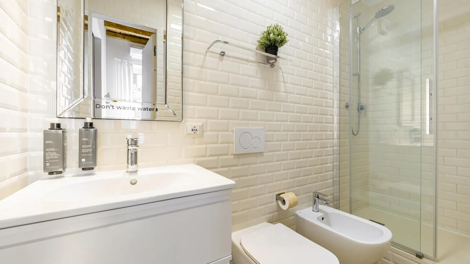 Relstay - Navigli - 1Br Milano 0*,